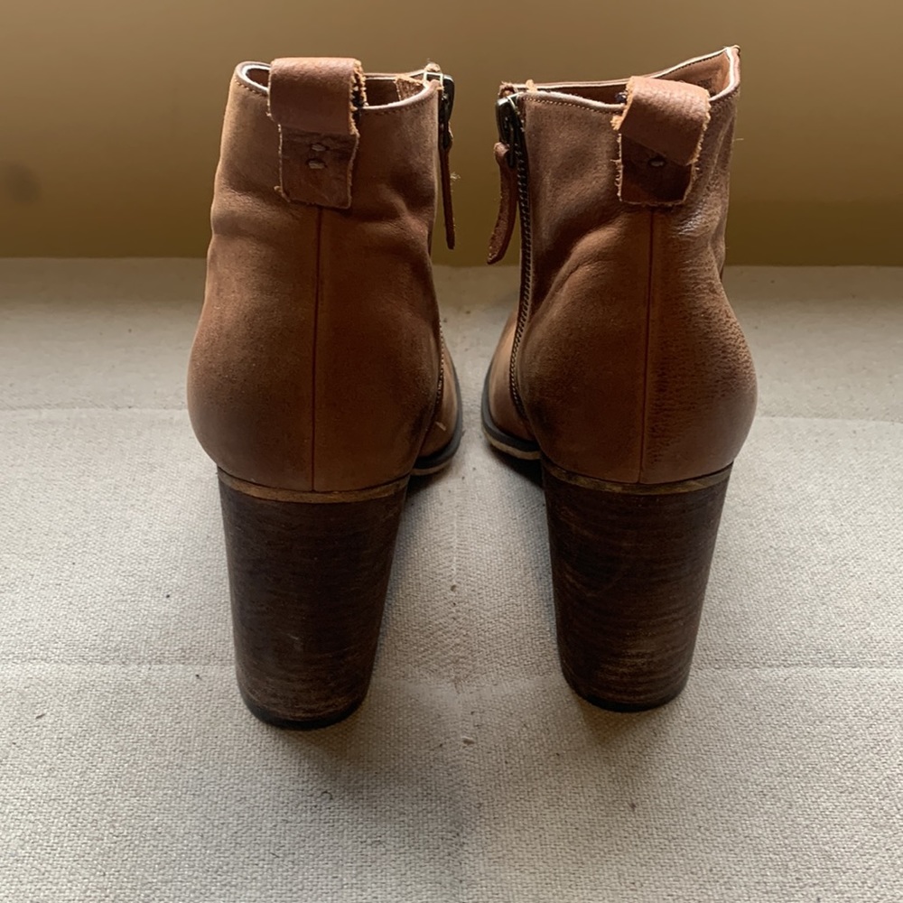 B.P. Women's Brown Block Heel Leather Bootie Size 9.5 - Picture 9 of 15